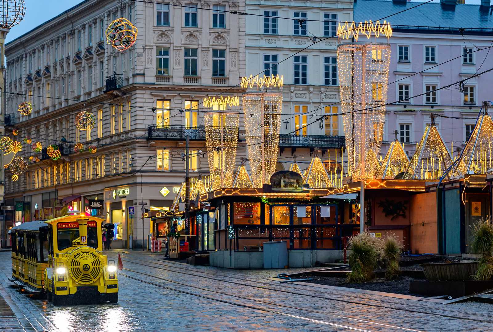 2025/08/Advent-Linz-8.jpg