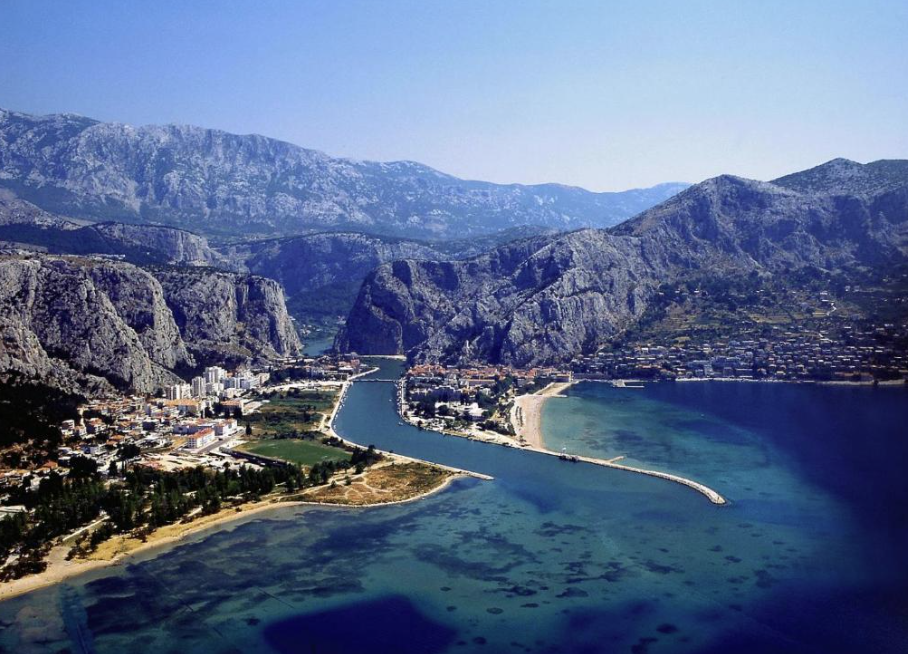 2026/03/Ljetovanje-Hotel-Brzet-Omis-74.png